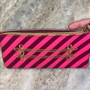 BRAND NEW MAC COSMETICS POUCH